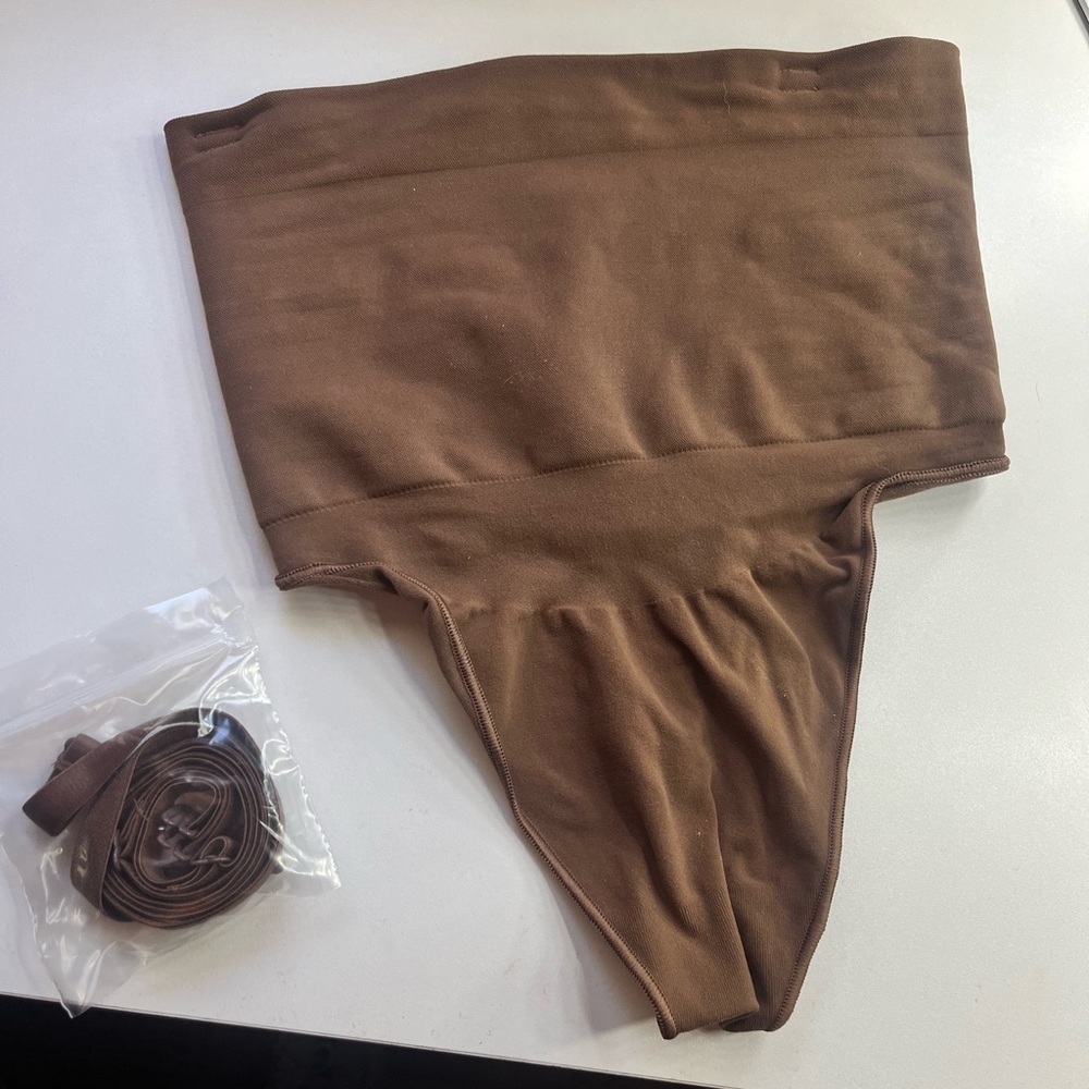 SKIMS Core Control High-waisted thong size medium NWOT